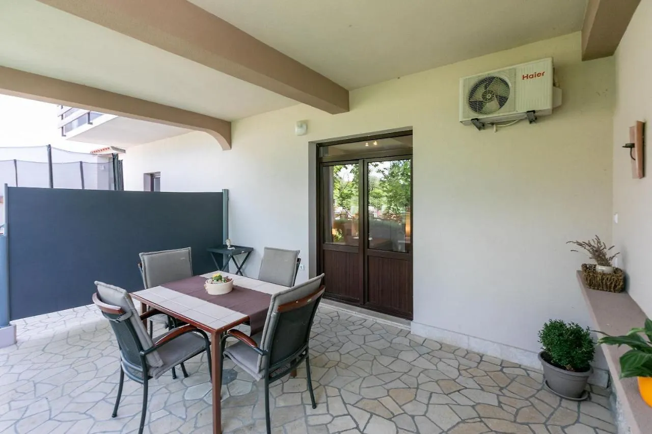 Apartment Milojka Crikvenica 0*,  Croatia
